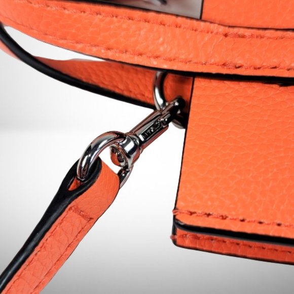 Marc Jacobs New Micro Leather Cross Body Tote - Picture 10 of 12